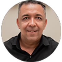 Foto de Douglas Moraes, cliente da Facilita Planos